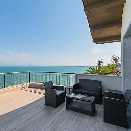 Residenza Miralago Penthouse By Wonderful Italy