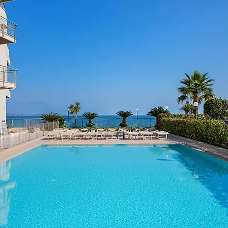Residenza Miralago Penthouse By Wonderful Italy Desenzano del Garda