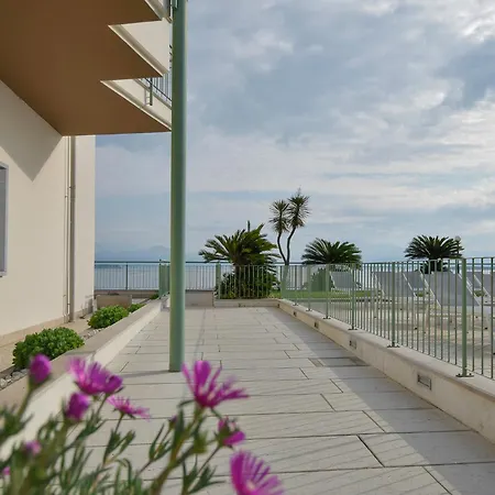 Appartement Residenza Miralago Penthouse By Wonderful Italy *