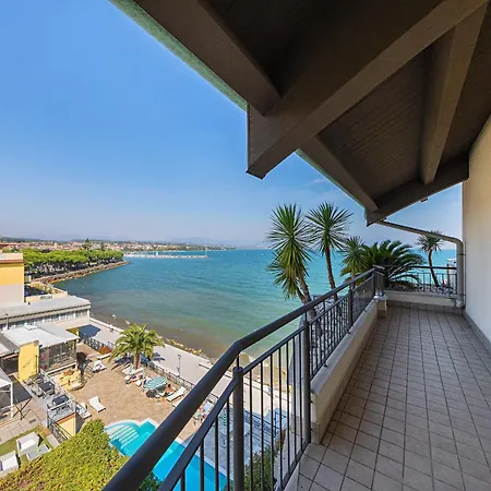 Residenza Miralago Penthouse By Wonderful Italy * Desenzano del Garda