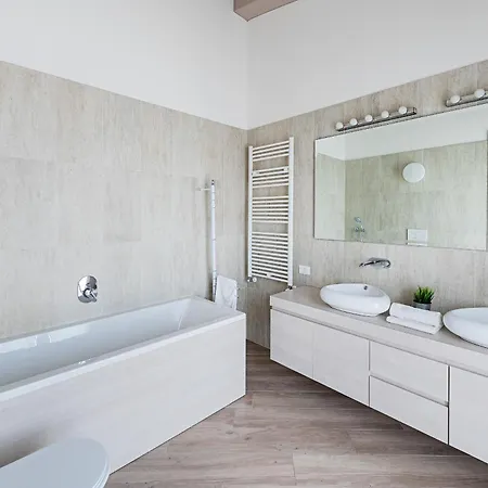 Residenza Miralago Penthouse By Wonderful Italy *