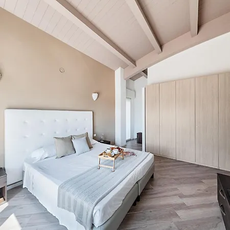 Residenza Miralago Penthouse By Wonderful Italy Desenzano del Garda