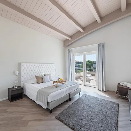 Apartment Residenza Miralago Penthouse By Wonderful Italy *