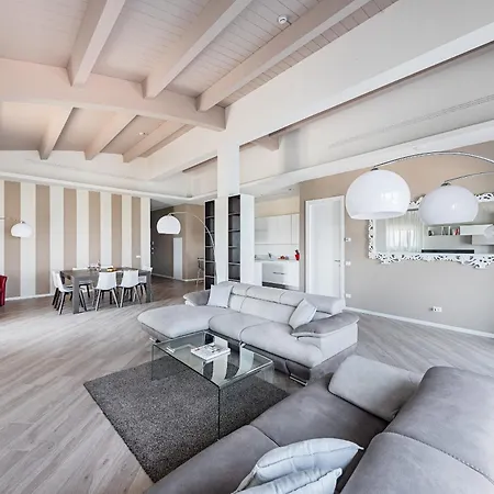 Residenza Miralago Penthouse By Wonderful Italy *