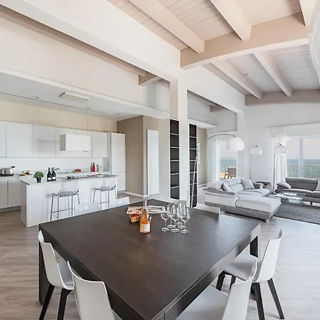 Apartment Residenza Miralago Penthouse By Wonderful Italy Desenzano del Garda