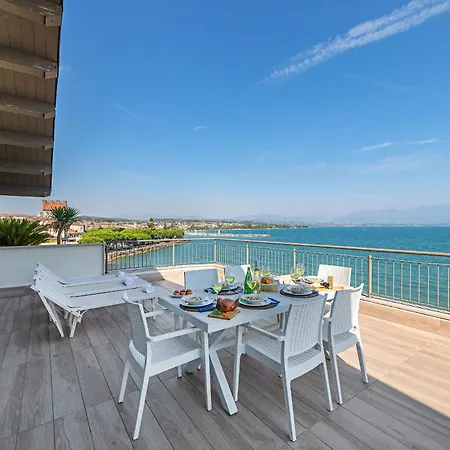 Apartment Residenza Miralago Penthouse By Wonderful Italy Desenzano del Garda